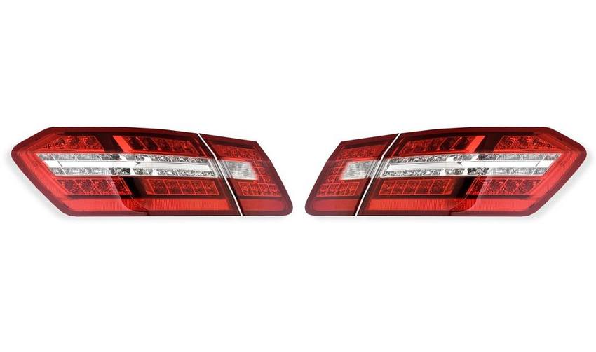 Mercedes Tail Light Kit - Driver and Passenger Side Inner and Outer (LED) 2129060858 - ULO 2858402KIT